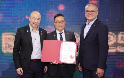 Prof. Wilson received the Honorary Fellowship of Hong Kong Institute of Surveyors (HKIS)